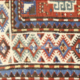 alfombra kazak antiguo